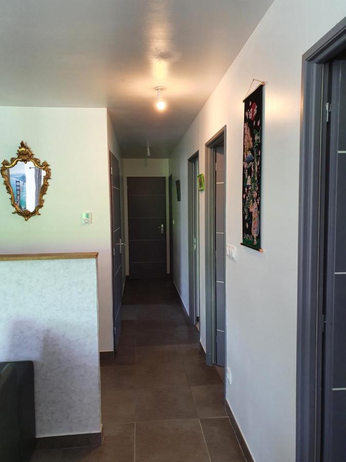 1 Chambre Privative Avec Bureau Et Cuisine Dans Maison 105 M2 Montfaucon Montfaucon  Bagian luar foto