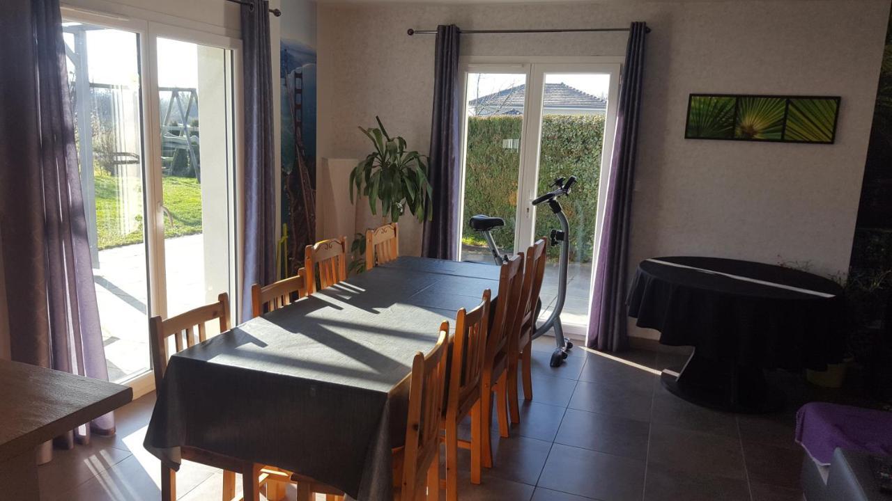 1 Chambre Privative Avec Bureau Et Cuisine Dans Maison 105 M2 Montfaucon Montfaucon  Bagian luar foto