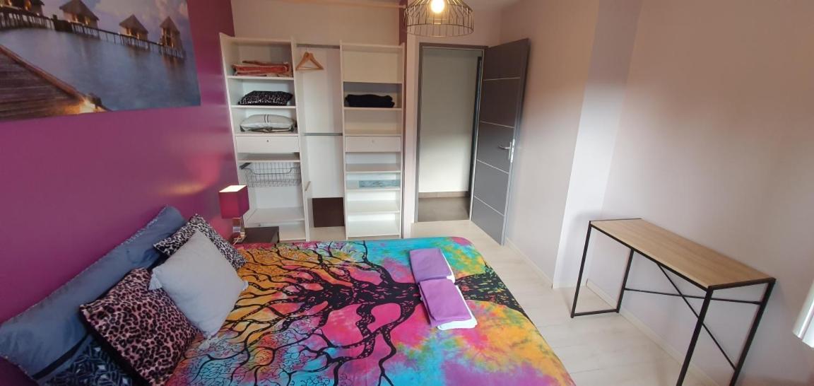 1 Chambre Privative Avec Bureau Et Cuisine Dans Maison 105 M2 Montfaucon Montfaucon  Bagian luar foto
